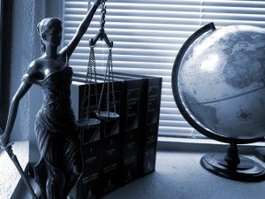 Quels sont les avantages et les inconvénients d'étudier le droit ?