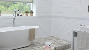 Les indispensables pour une salle de bains minimaliste